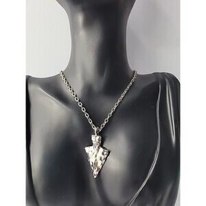 Vintage Silver Tone Arrowhead Pendant Necklace Tetured Hammered Tribal Boho